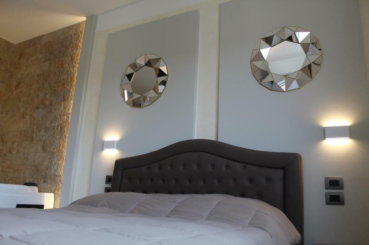 Villa Martina Luxury Rooms Desenzano del Garda Exterior photo